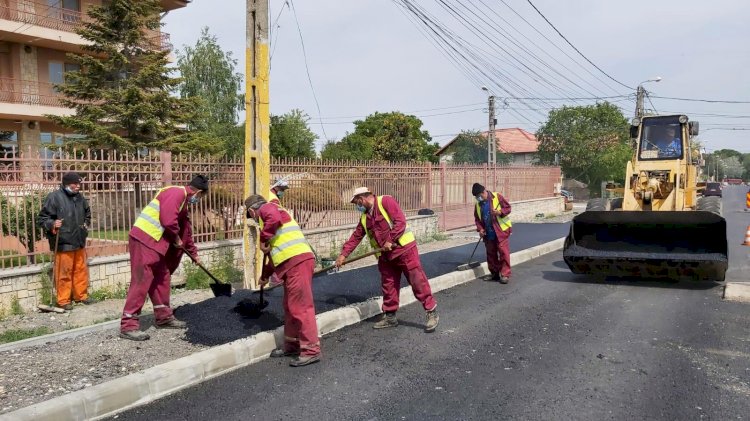 Tot mai multe străzi din cartierul Palazu Mare sunt modernizate