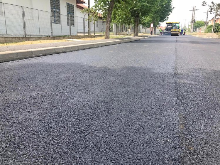 Tot mai multe străzi din cartierul Palazu Mare sunt modernizate