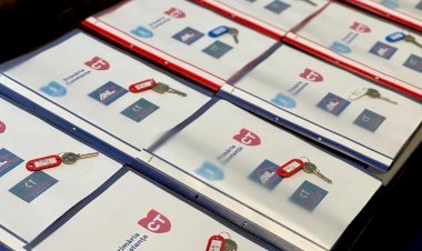 12 tineri și familiile lor se mută în casă nouă