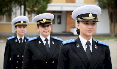 Prima promoție de absolvenți. după 22 de ani