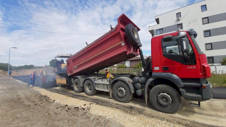 Strada Haricleea Darclée a fost îmbrăcată în asfalt