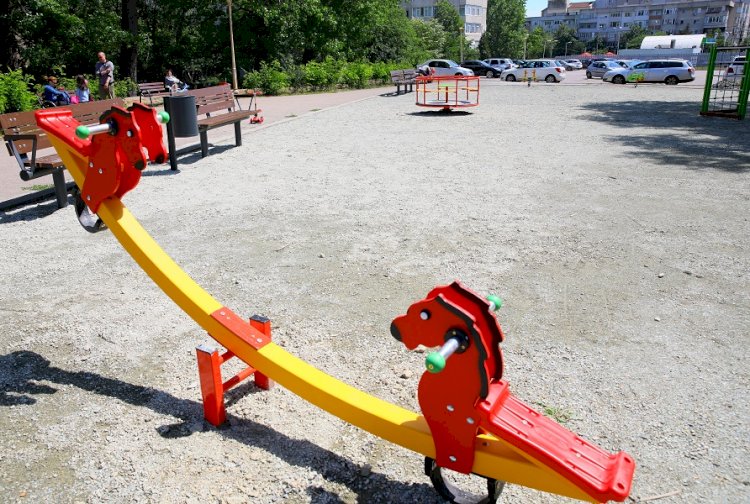 Amenajări locuri de joacă