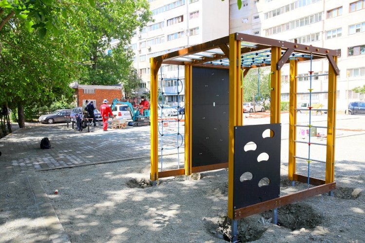 Amenajări locuri de joacă