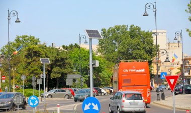 Zonele adiacente de la Poarta 2, iluminate cu energie regenerabilă