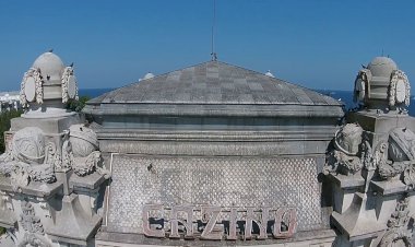 Incursiune pe acoperișul Cazinoului din Constanța