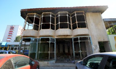 O clădire abandonată și insalubră din cartierul KM 4-5 va fi demolată