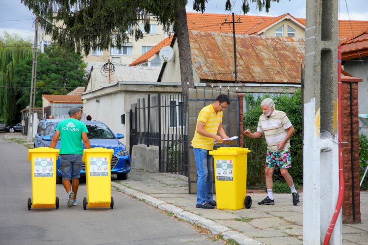 Continuă distribuirea pubelelor galbene în zonele de case