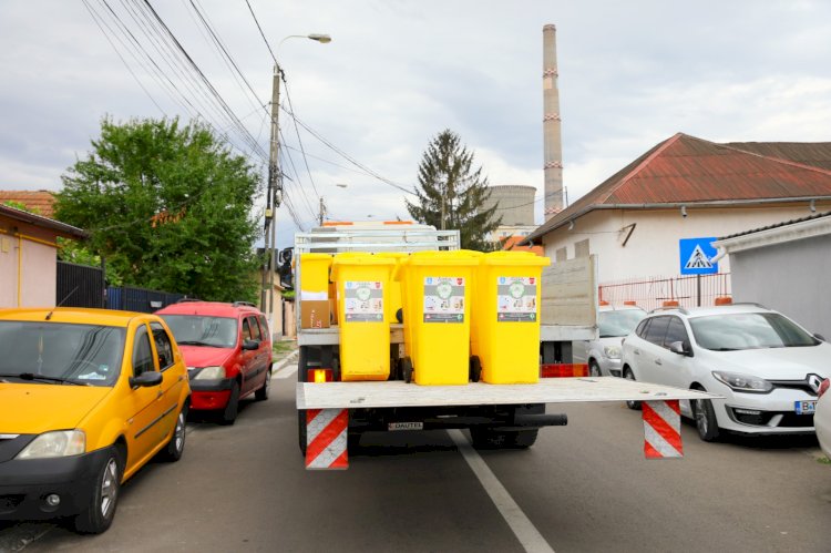 Colectați selectiv. Primăria continuă să distribuie pubele galbene