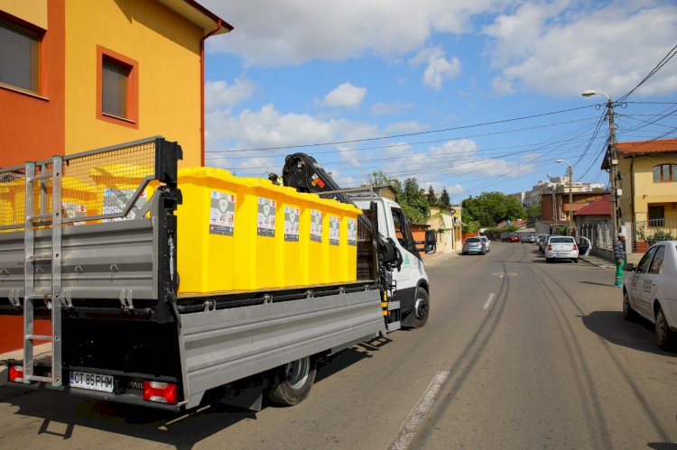 Continuă distribuirea de pubele galbene pentru colectarea selectivă