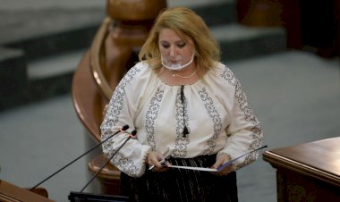 Diana Șoșoacă: Nu îmi poate interzice nimeni ca după ora două să plec de la biserică