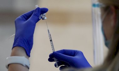 Aproximativ 1500 de elevi constănțeni se vaccinează împotriva SARS-CoV-2