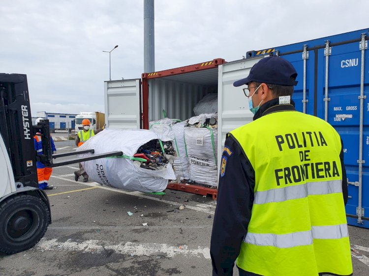 Alte containere cu gunoaie, descoperite în Portul Agigea