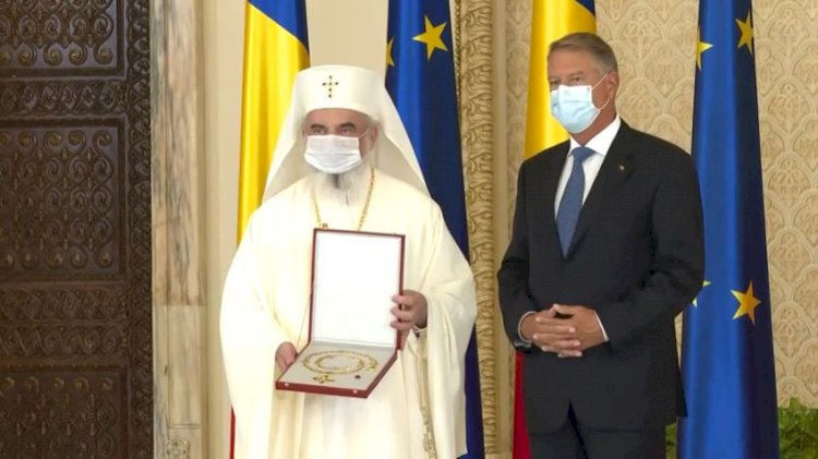 Patriarhul Daniel, decorat de președintele Klaus Iohannis