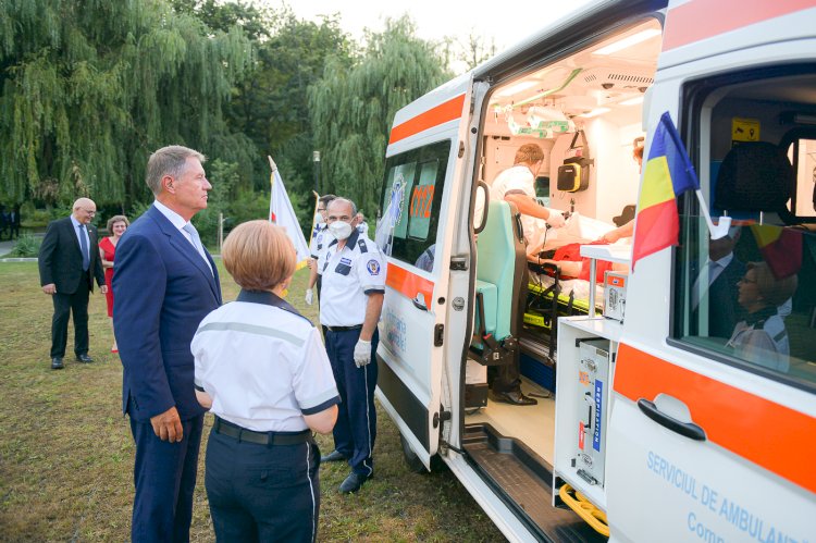 Iohannis, decorații pentru personalul medical: Ați reprezentat avanpostul în lupta cu virusul