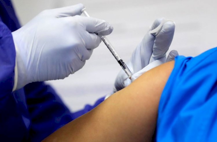 Copiii între 12 și 17 ani vor putea fi vaccinați împotriva COVID-19 de la 1 august