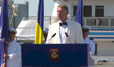 Iohannis: Îi salut cu căldură pe toți marinarii. Vă felicit pentru profesionalism