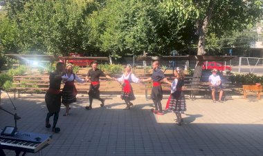 FOTO Seniorii de la Căminul pentru Persoane Vârstnice au experimentat astăzi o zi grecească autentică