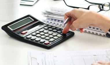 Bolojan: TVA va fi reașezată la două praguri. E posibil să propunem o creștere a accizelor