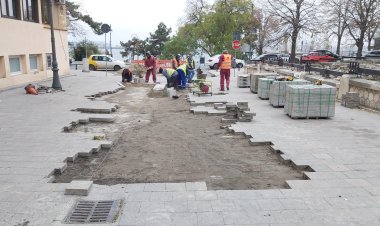 A început reabilitarea pavajului în Zona Peninsulară