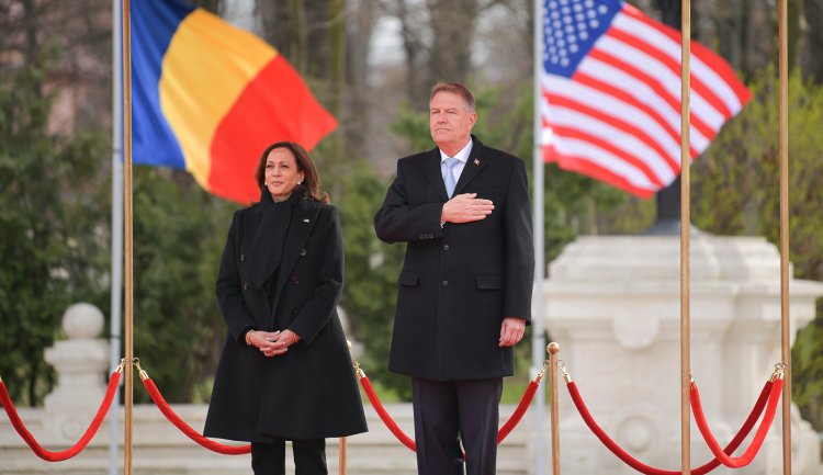 Vicepreședintele SUA, Kamala Harris, întâmpinată de Klaus Iohannis la Palatul Cotroceni