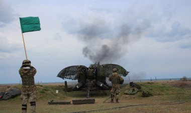 FOTO Exerciții cu trageri reale de luptă, în Poligonul Capu Midia
