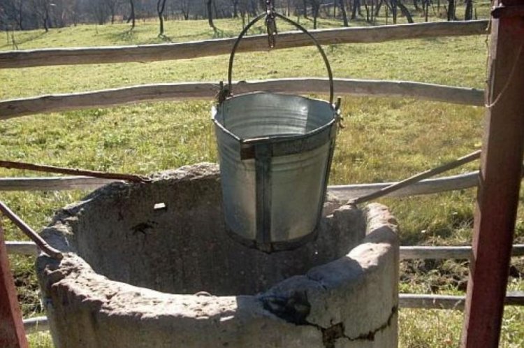Peste un sfert dintre români nu sunt racordați la sistemul public de alimentare cu apă