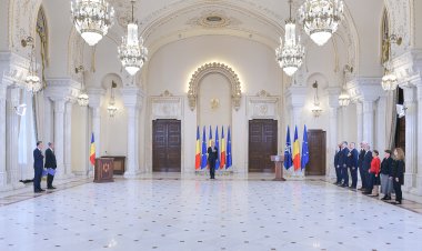 Sebastian Burduja și Marcel Boloș au depus jurământul de învestitură în funcţii