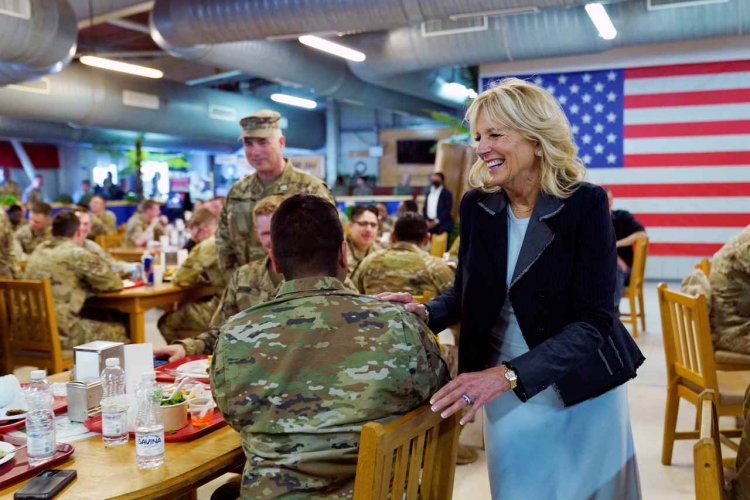 Prima Doamnă a SUA, Jill Biden s-a întâlnit cu militarii americani de la Baza Aeriană 57 Mihail Kogălniceanu