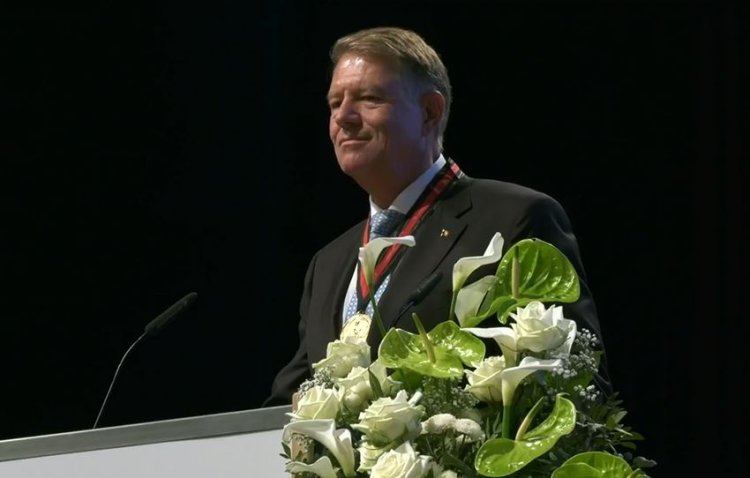 Iohannis a primit Premiul European Carol al IV-lea