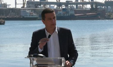 Grindeanu: România a început lucrările de dragare pe șenalul navigabil al Dunării pe care îl gestionează Bulgaria