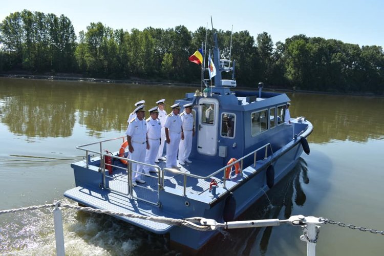 O nouă ambarcațiune rapidă de intervenție, pe Dunăre, a intrat în serviciul Forțelor Navale Române