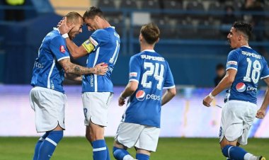 Farul învinge UTA in inferioritate numerică și rămâne pe primul loc