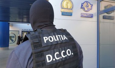 Opt persoane, conduse la audieri în urma percheziţiilor vizând divulgarea unor informaţii secrete