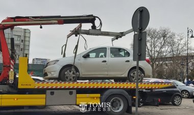 Mașinile parcate pe trotuar vor fi ridicate de poliție