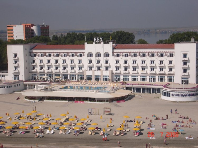 Hotelul Rex din Mamaia a fost scos la vânzare. Gigi Becali şi-a retras oferta de 10 milioane de euro