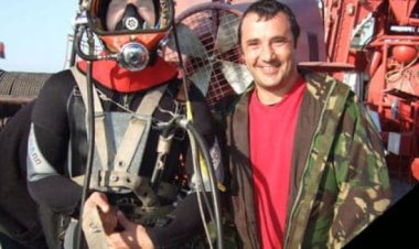 Un parașutist militar a murit în urma unor salturi programate. Bărbatul avea 49 de ani.