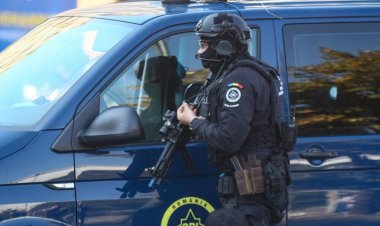 O operațiune de sabotaj a Rusiei, dejucată de SRI. Momentul în care cei doi ucraineni sunt arestați