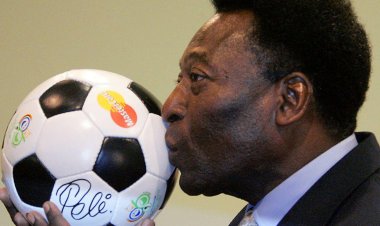 Fostul mare fotbalist brazilian Pele a încetat din viaţă, la 82 de ani