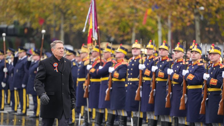Parada militară de Ziua Naţională a României de la Arcul de Triumf