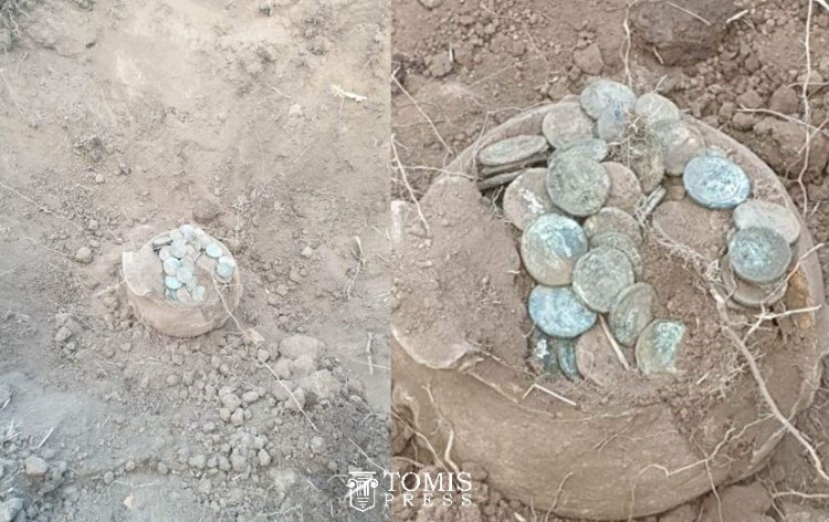 Trei bărbaţi au descoperit un vas ceramic cu monede antice din secolul al III-lea
