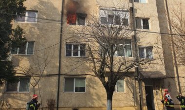 Incendiu la un apartament din Constanţa. Zeci de persoane au fost evacuate