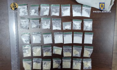 Un britanic şi un slovac, depistaţi în Mamaia când vindeau droguri de risc şi mare risc