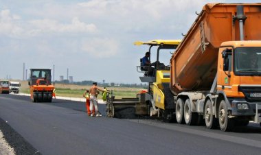Licitații trucate la drumuri. Inspectorii au descins la 9 companii.