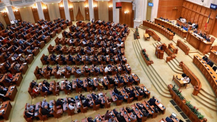 Camera Deputaților a adoptat proiectul de lege a învățământului preuniversitar