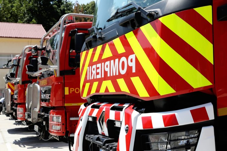 Încă 50 de pompieri salvatori vor pleca în Grecia pentru a ajuta la stingerea incendiilor