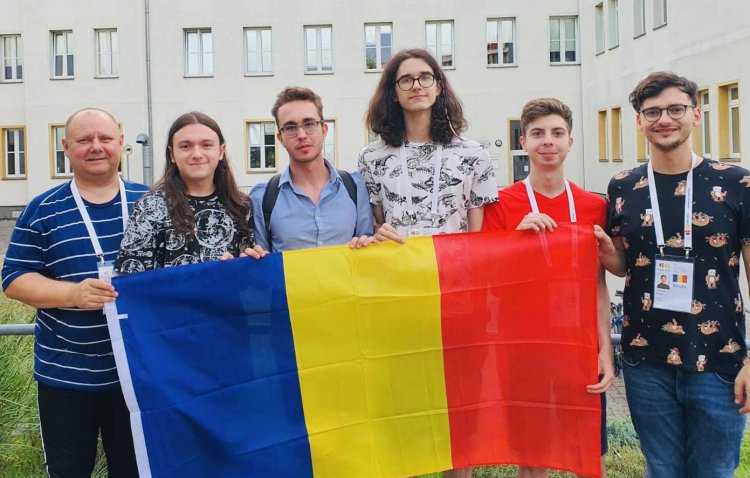 Elevii români au obținut primul loc pe națiuni la Olimpiada Central Europeană de Informatică