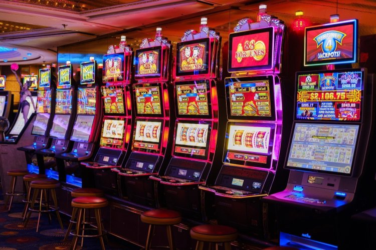 Păcănelele și jocurile de noroc, scoase din localități