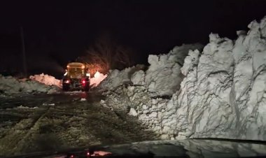 Peste 120 de persoane și 44 de utilaje au acționat pe drumurile județene