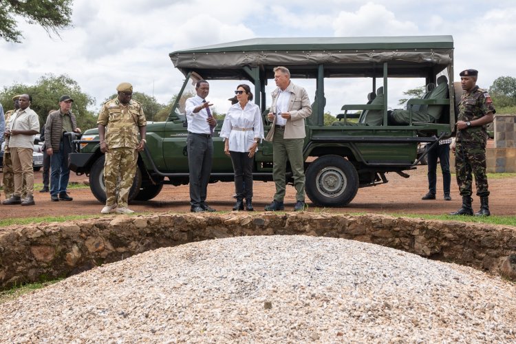 Preşedintele Iohannis şi soţia sa, în safari, în Parcul Naţional Nairobi