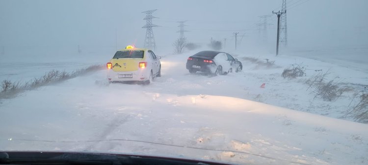 Iarna a pus stăpânire pe Constanța. Drumurile din județ sunt închise din cauza viscolului și a ninsorii